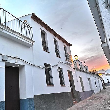 Casa Centenaria Con Encanto Zufre Exterior photo