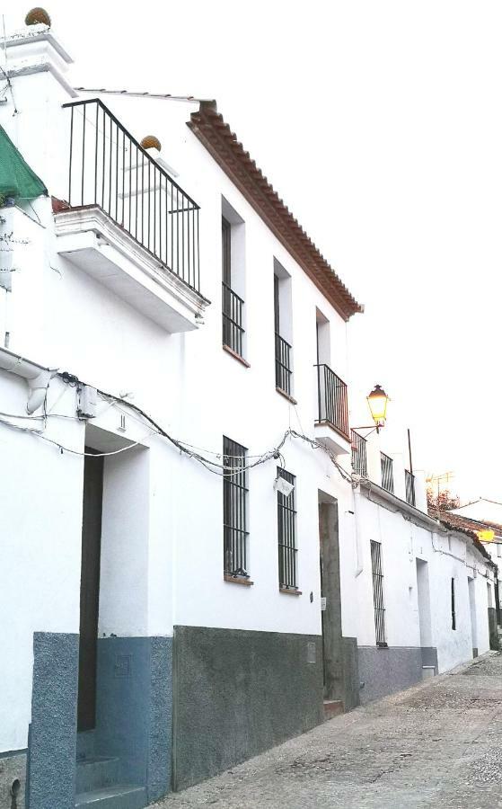 Casa Centenaria Con Encanto Zufre Exterior photo