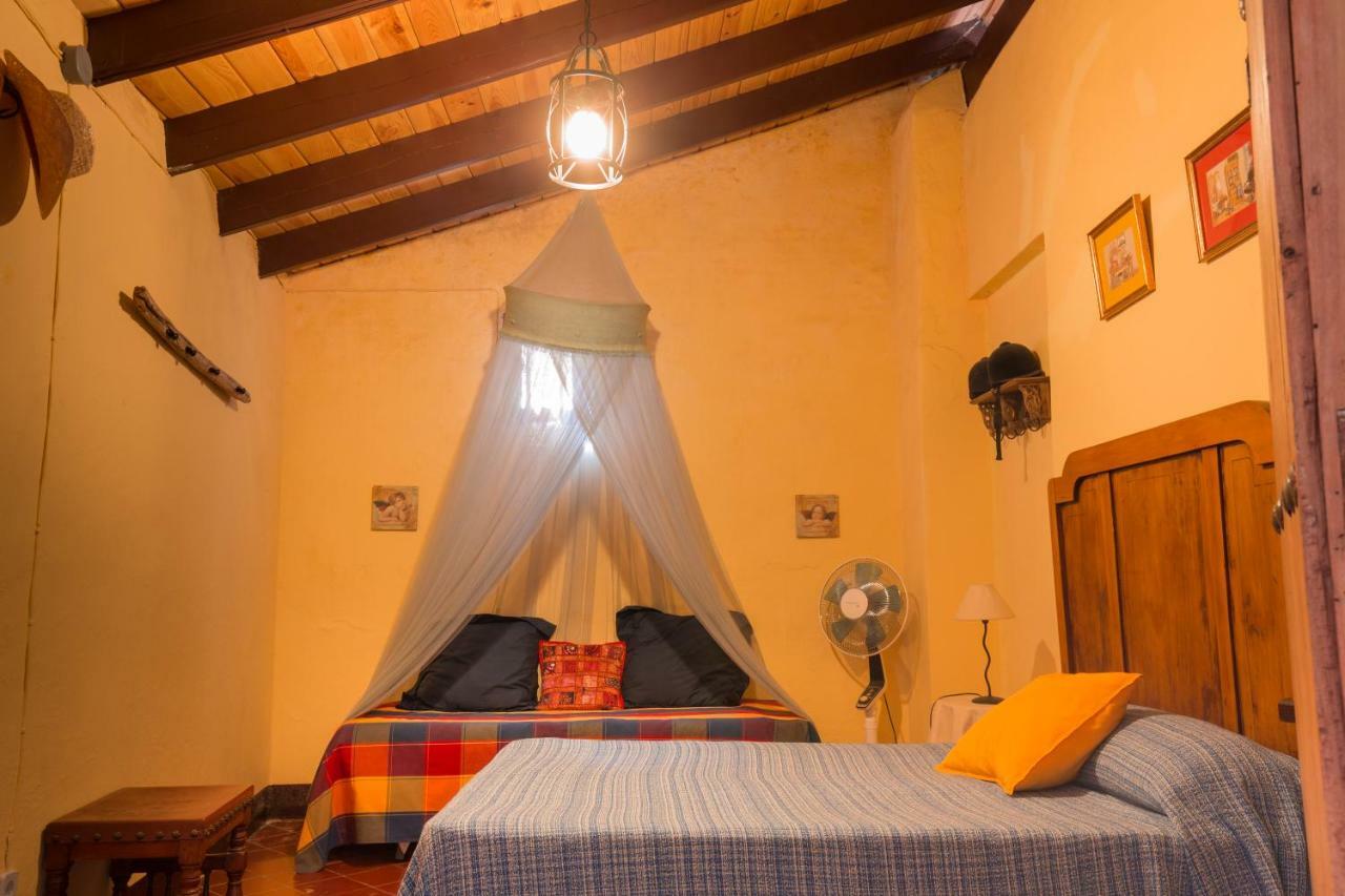 Casa Centenaria Con Encanto Zufre Exterior photo